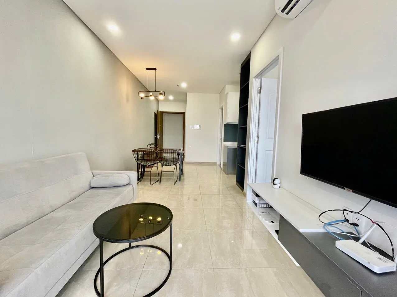 Cho thuê căn hộ 2 phòng ngủ The Monarchy B, 80 m², view sông Hàn