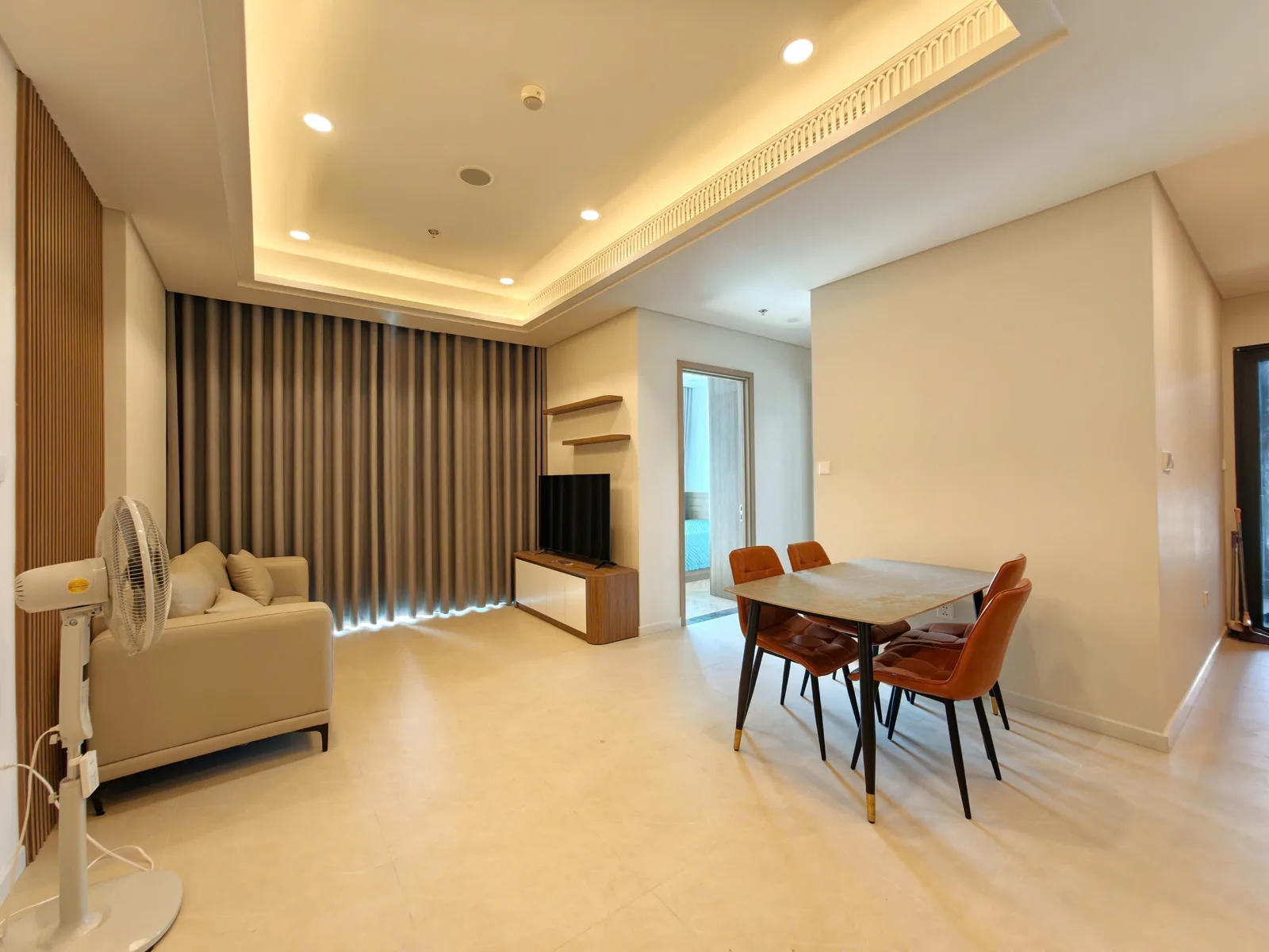 Cho thuê căn hộ 2 phòng ngủ The Panoma 2, 70 m², view sông Hàn, tầng giữa